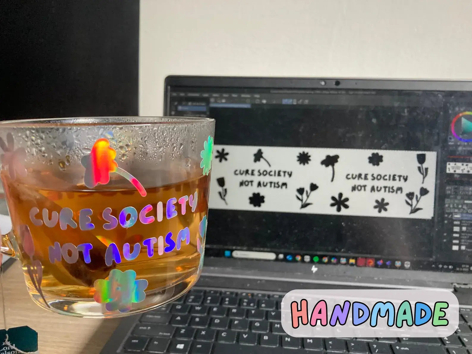 "Cure society, not autism" mug - Neurodiversetea