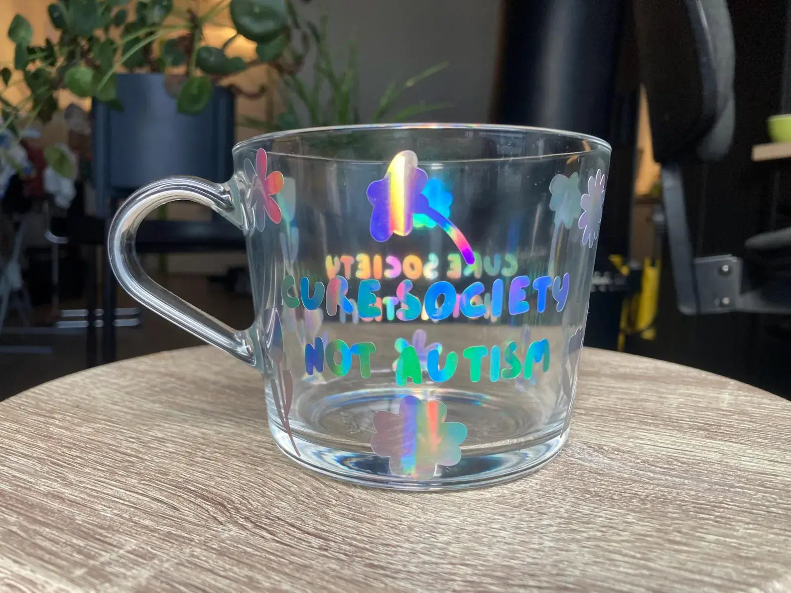 "Cure society, not autism" mug - Neurodiversetea