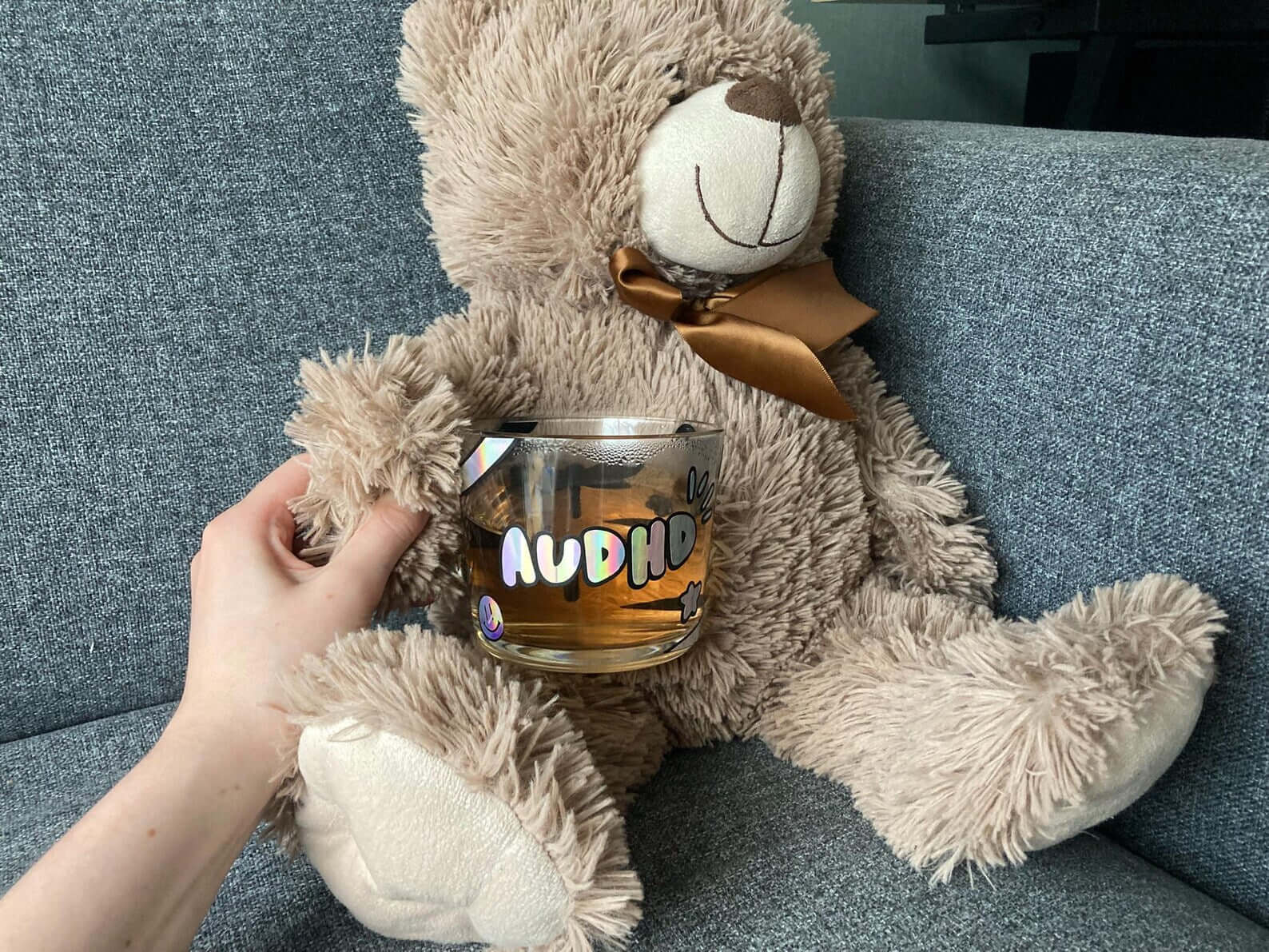 Holographic AuDHD glass mug - Neurodiversetea